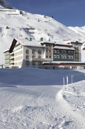 Отель Hotel Edelweiss, Цюрс